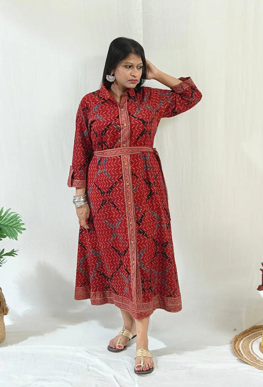 Shirt dress with attached belt, styled with Kolhapuri chappals and oxidised jewellery β front view.
