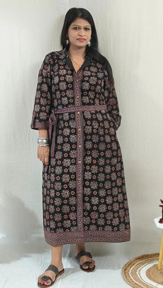 Shirt dress with attached belt, styled with Kolhapuri chappals and oxidised jewellery – front view.