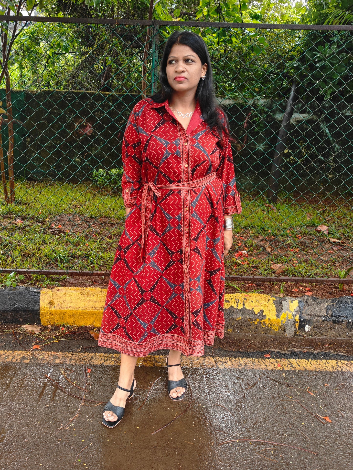Surmayi Laal –  shirt dress