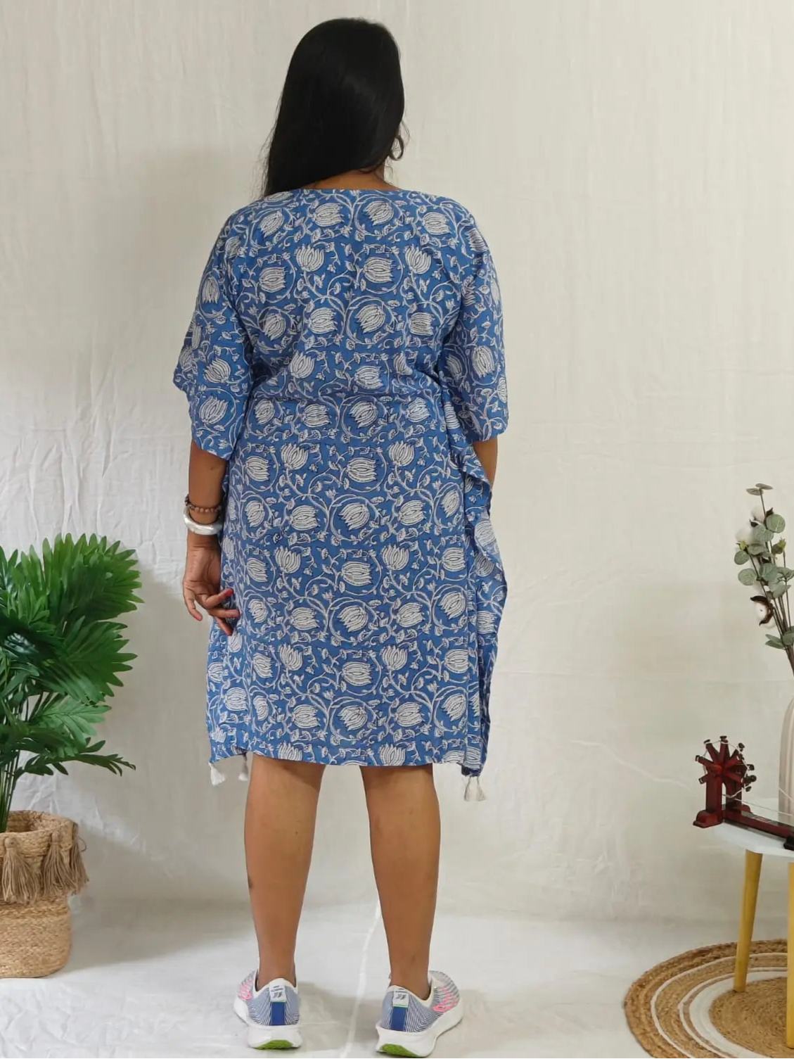 Back view of blue block print kaftan.